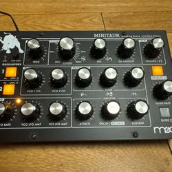 Moog Minitaur 