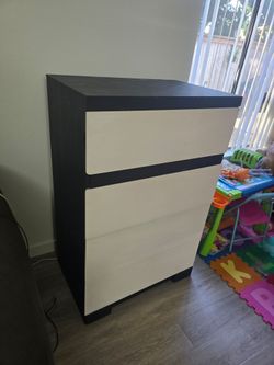 Dresser 4 drawer