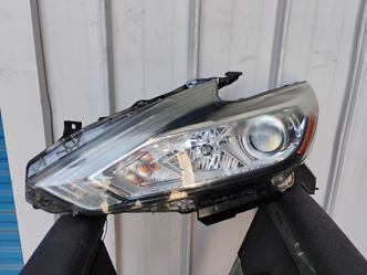 2016 2017 2018 NISSAN ALTIMA left driver side headlight oem.