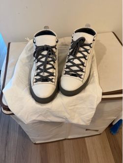 Balenciaga arenas