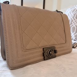 BOY CHANEL HANDBAG   Calfskin & Ruthenium-Finish Metal  Black