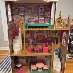 Large KidKraft Doll House, mint condition