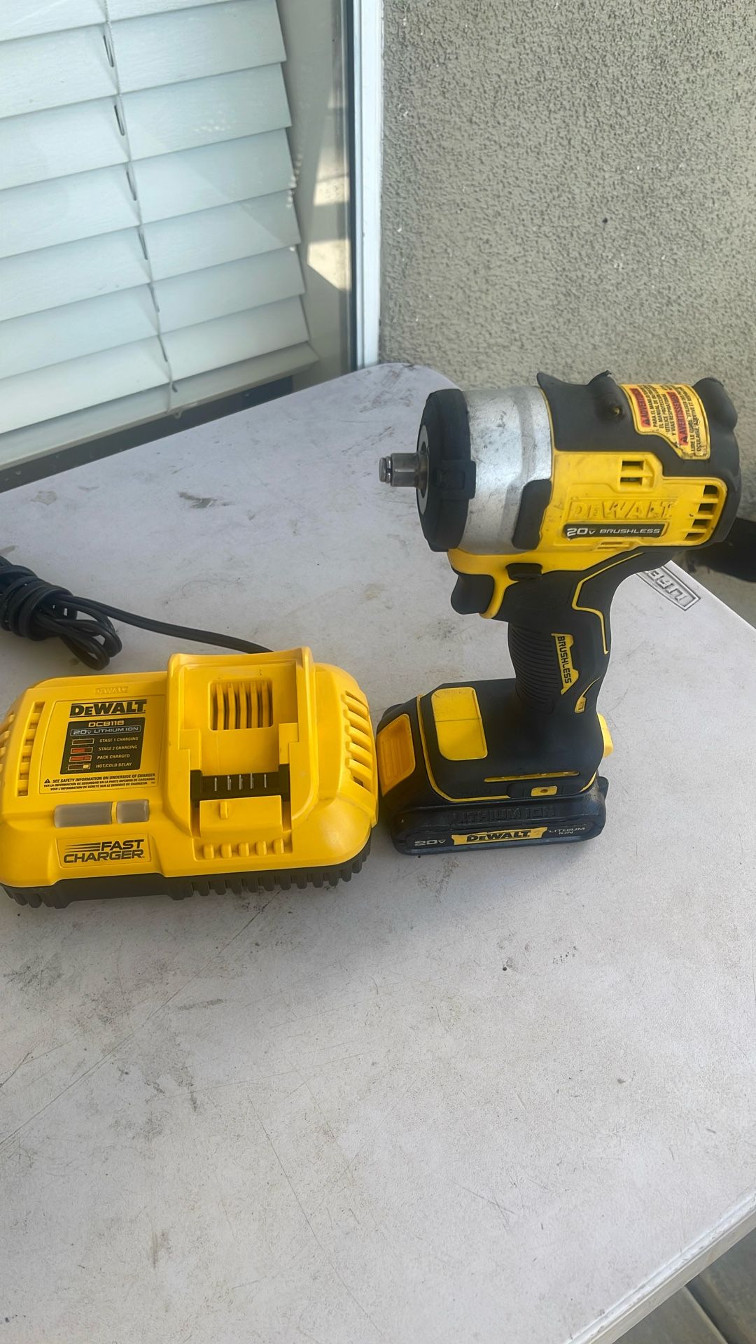 3/8 Impact Wrench. With Battery And Fast Charger