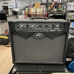 PEAVEY AMP