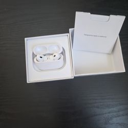 Apple AirPods Pro (2nd Generation) –
