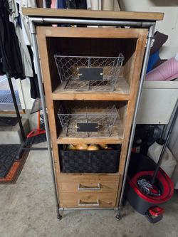 Storage cabinet