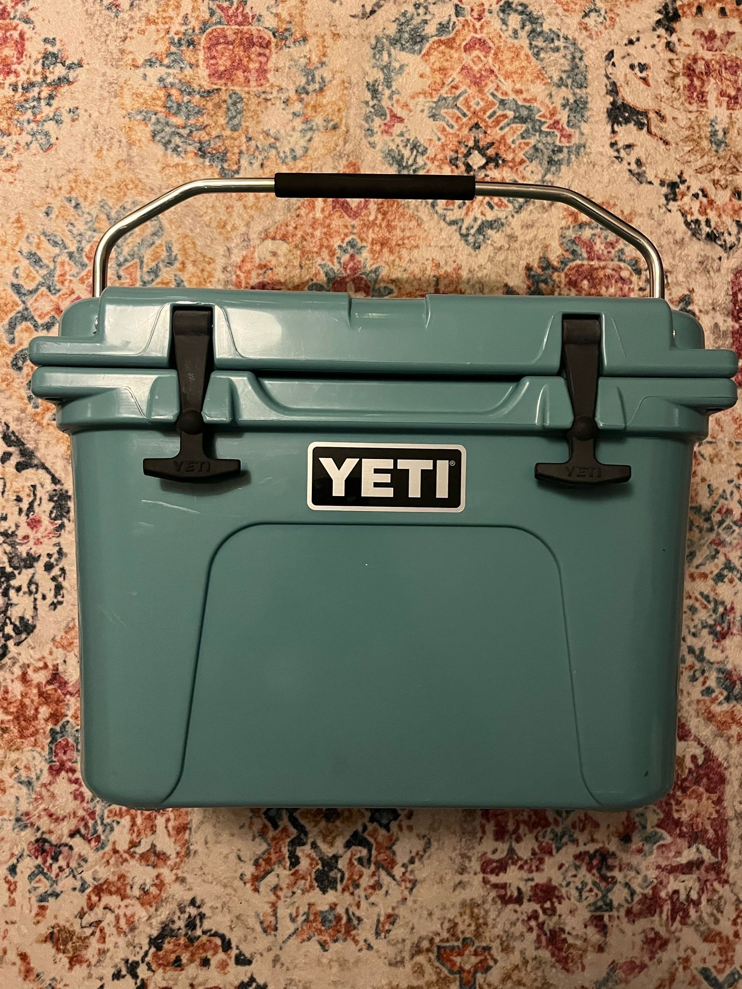 Gently Used Yeti Roadie 20 