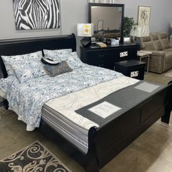 4PC Queen Bedroom Set In Black 