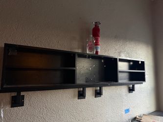 Free display shelf fair cond San Pedro