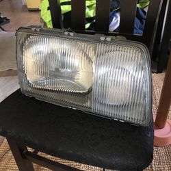 W126 Euro Mercedes Benz Headlight E-code Right Side