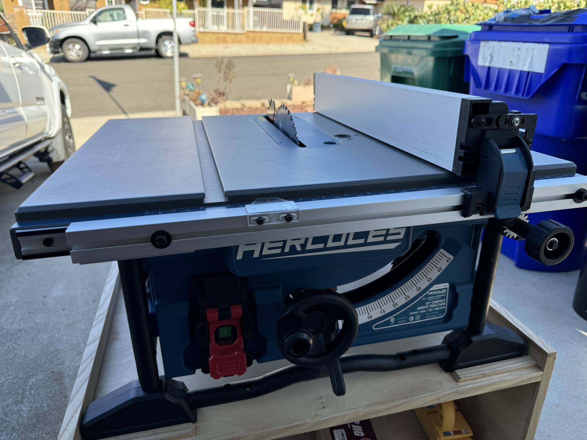 Hercules 10” Job-Site Table Saw