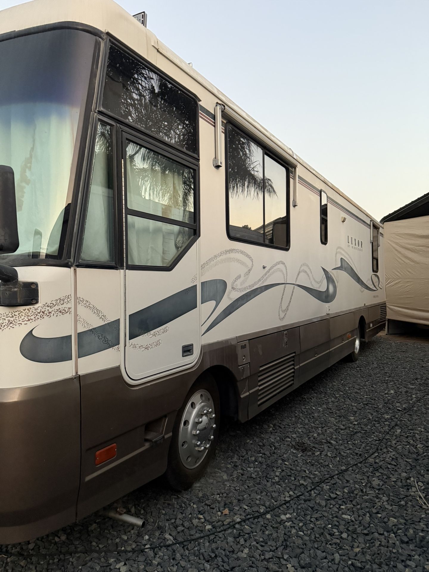 1996 Winnebago Diesel Pusher Cummins/ Allison