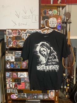 Men’s black t shirt