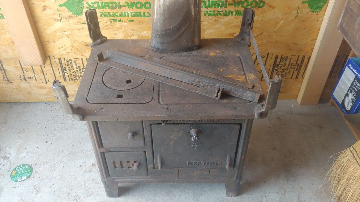 Washington Stove Works "Neptune" Solid Fuel (Wood) Stove