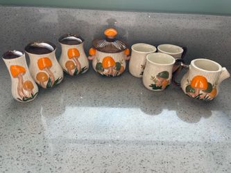 Beautiful 8 Piece Lot of Vintage Mushroom