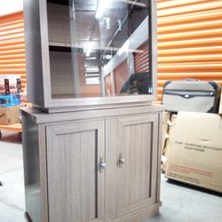 Beautiful Mid Century Hutch