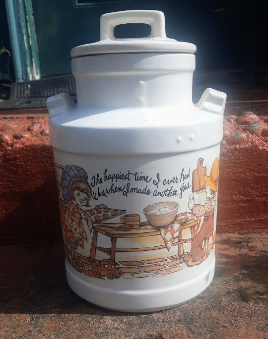 Vintage Ceramic Cookie Jar, USA #333 McCoy Holly Hobbie