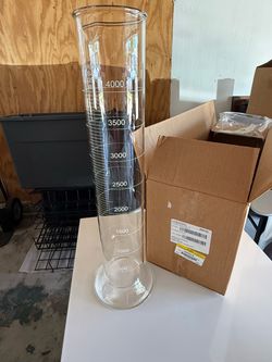 Chemglass 4L Graduated Cylinders – Brand New