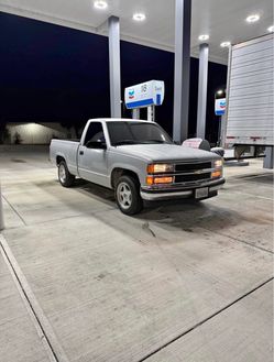 1996 Chevrolet 1500 Regular Cab · Short Bed