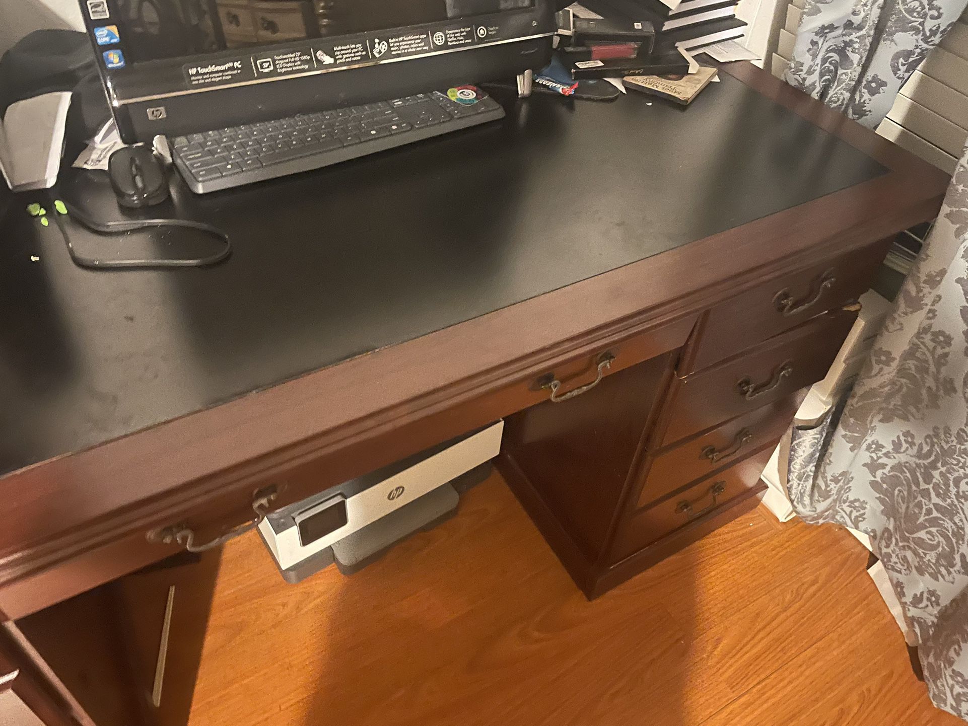 wood desk 