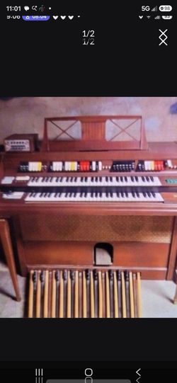Vintage organ with bench, see 2nd pic