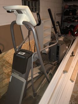 Precor 5.35x Elliptical for Sale in Northbrook IL OfferUp