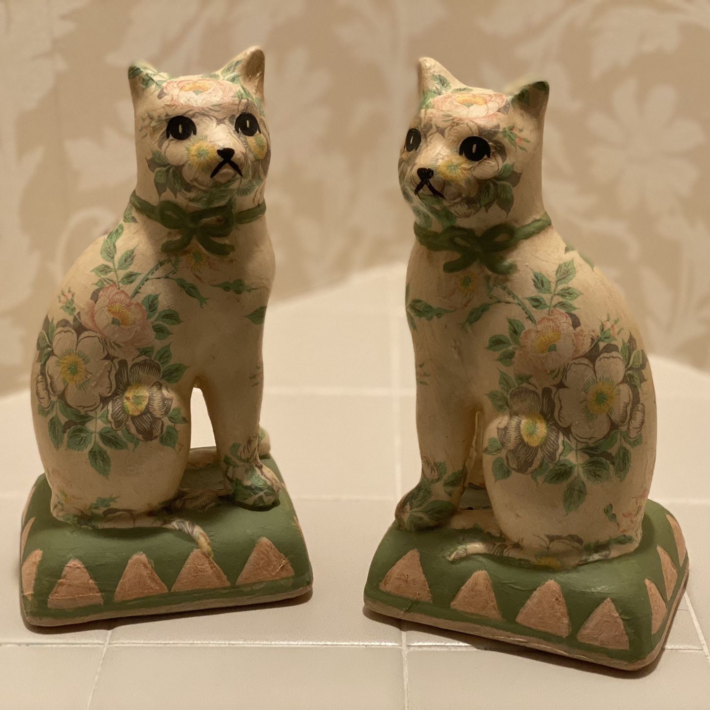 Beautiful Floral Cat Book Ends