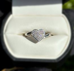 Jewelry 10k solid white gold diamonds 0.1CTW heart ring sz 7.00