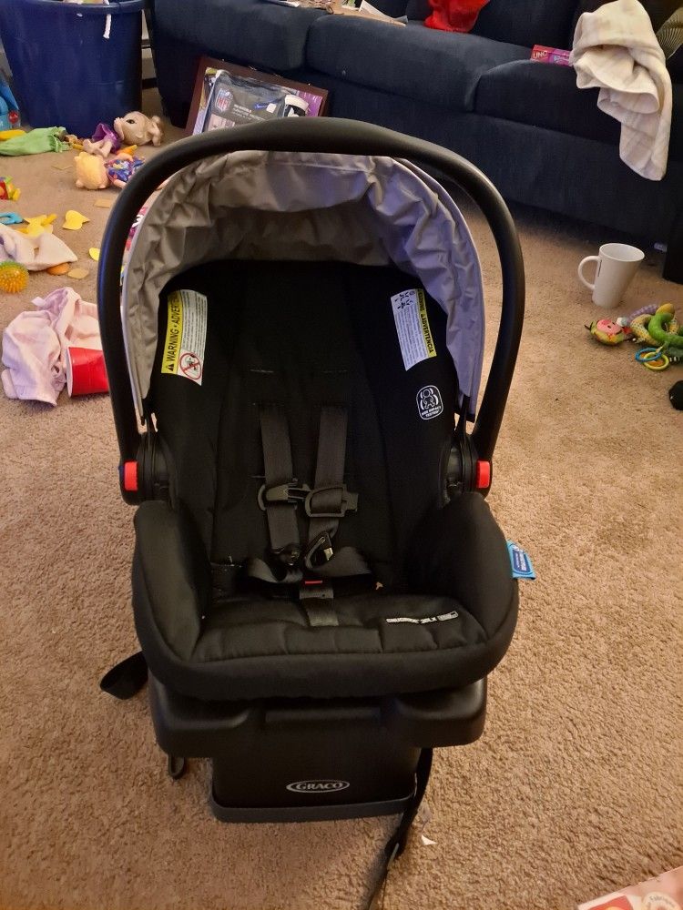 Graco Infant Car Seat With Base