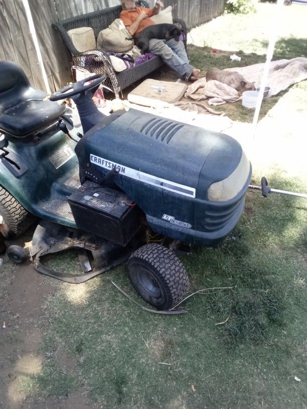 Riding Lawnmower Craftsman