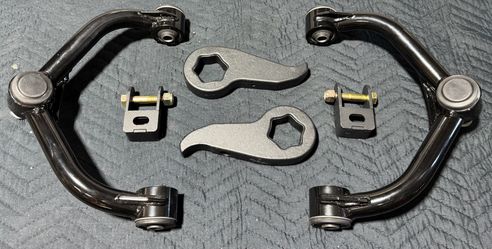 2011 To/ 2019 Silverado Sierra 2500 /3500 HD 2-4” Upper Control Arms 1-3” Front Leveling Kit New