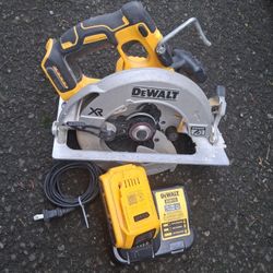 Dewalt Battery Saw 