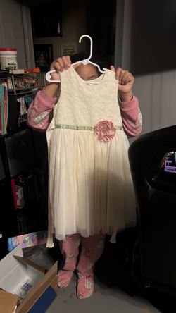 Girls off-white Lacey dress with flour