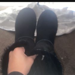 Black Uggs