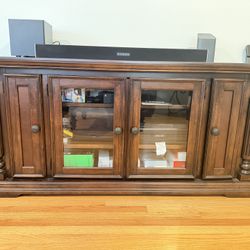 Classic TV Stand 