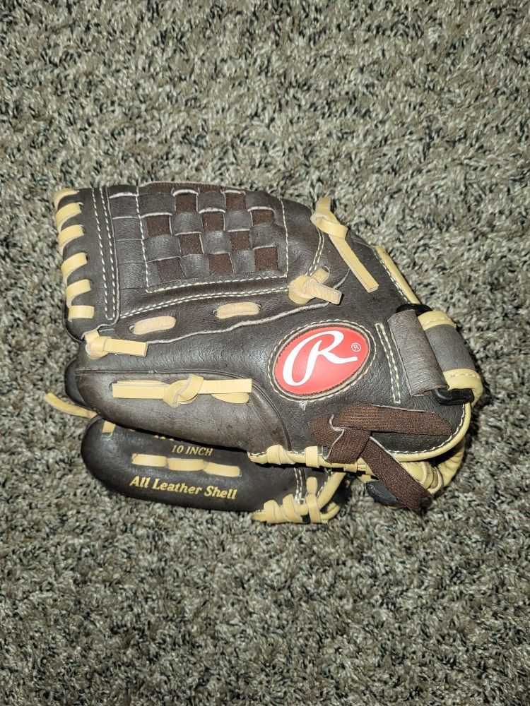 Rawlings! Right Hand Catch, Left Hand Throw. Youth Baseball Glove Size-10"