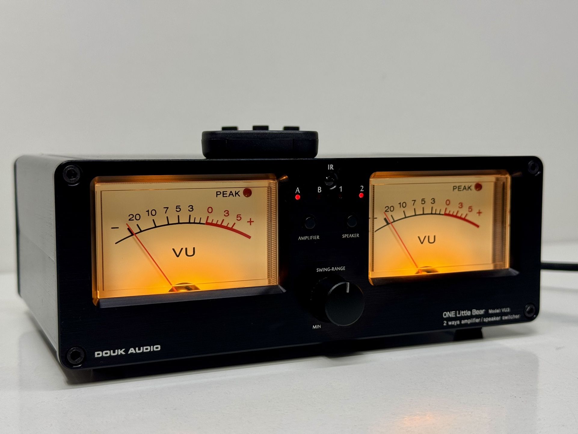 Douk Audio VU3 2 Amplifier x 2 Pair Speaker Selector Switcher Combiner VU Meter Like New!