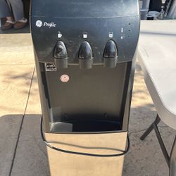 GE profile water dispenser with mini fridge 