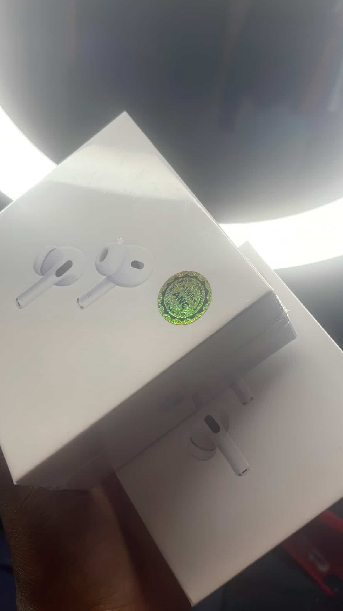 apple AirPod Pros 2