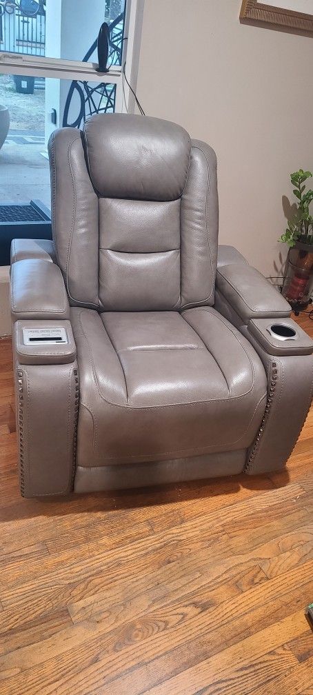 Reclining Sofa