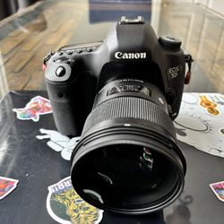 Canon 5D iii w/Sigma 50 mm 1.4