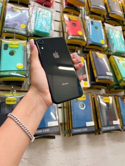 IPHONE XR 64GB UNLOCKED