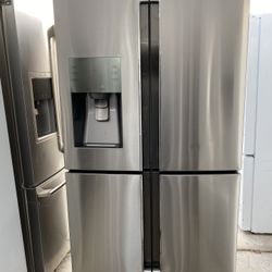 Samsung beautiful stainless steel refrigerator French door everything works perfectly first come first served 