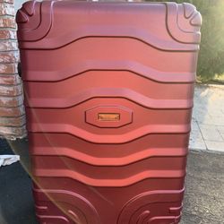 Samsonite Red Suitcase used in excellent condition 33 inches x 21 x 12 pick up Coral Springs 33071