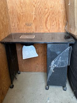 Small Manicure Desk with Built-in Dust Collector & Locking Storage