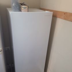 Vertical Freezer 7 C.u Insignia 