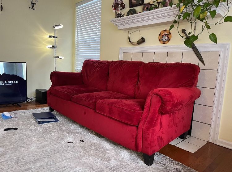 Red Couch Queen Size Pull Out Sofa For Free