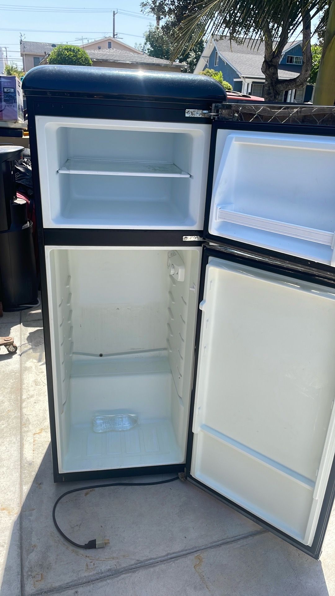 DALANZ fridge and freezer