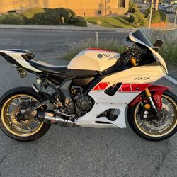 2022 Yamaha R7