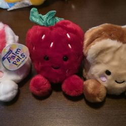 Palm Pals Plush Bundle 